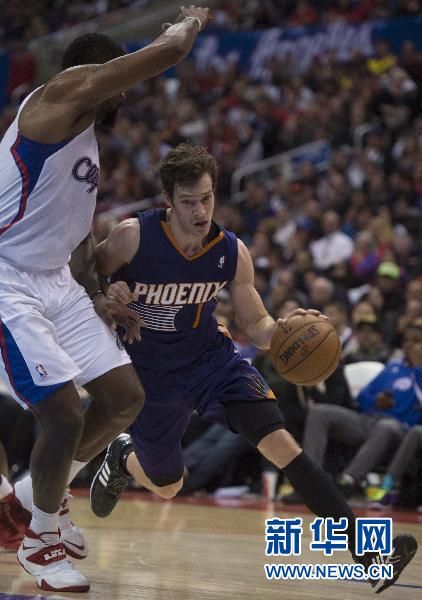 他的缺席不 他的缺席不